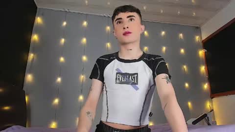     .  INDEPENDENT MODEL online show from May 2026 12:10:01 PM