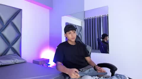 sebastiann_04 online show from June 2026 06:56:01 PM