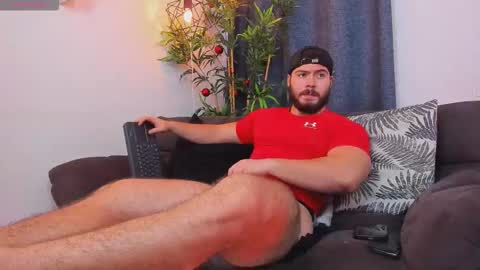 Snapshot of sebastianvilla__ chatting on March 2026 11:09:01 PM Instagram jeanpaulfit online show from March 2026 11:09:01 PM