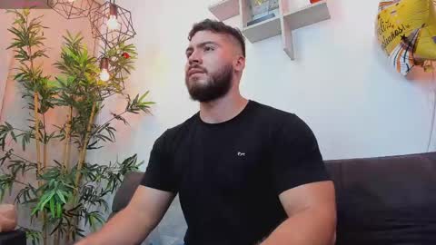 Snapshot of sebastianvilla__ chatting on April 2026 11:32:01 PM Instagram jeanpaulfit online show from April 2026 11:32:01 PM