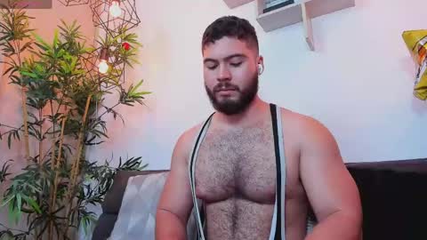 Snapshot of sebastianvilla__ chatting on April 2026 10:34:02 PM Instagram jeanpaulfit online show from April 2026 10:34:02 PM