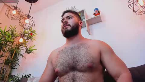 Snapshot of sebastianvilla__ chatting on April 2026 03:24:02 AM Instagram jeanpaulfit online show from April 2026 03:24:02 AM