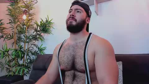 Snapshot of sebastianvilla__ chatting on April 2026 08:37:01 PM Instagram jeanpaulfit online show from April 2026 08:37:01 PM