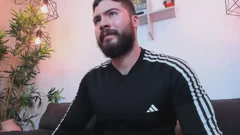 Snapshot of sebastianvilla__ chatting on May 2026 09:55:01 PM Instagram jeanpaulfit online show from May 2026 09:55:01 PM