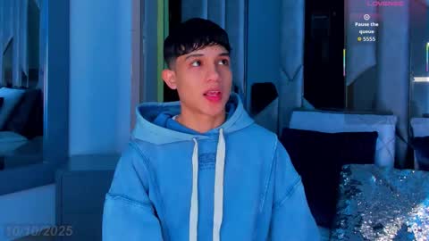 Snapshot of sebax_00 chatting on October 2025 04:33:01 AM Sebastian online show from October 2025 04:33:01 AM