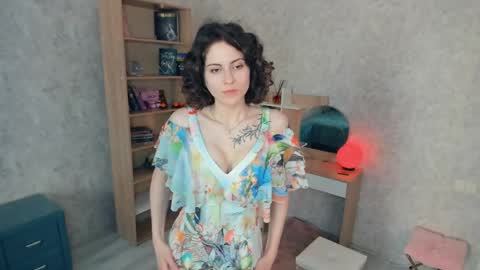 Mia online show from May 2026 07:37:02 AM