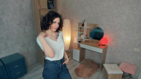 Mia online show from May 2026 07:48:02 AM