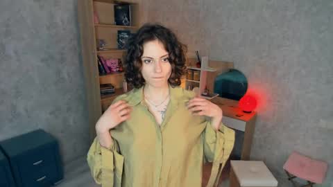 Mia online show from May 2026 10:36:01 AM
