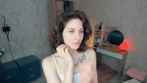 Mia online show from May 2026 05:58:02 AM