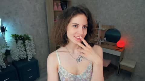 Mia online show from June 2026 06:52:02 AM