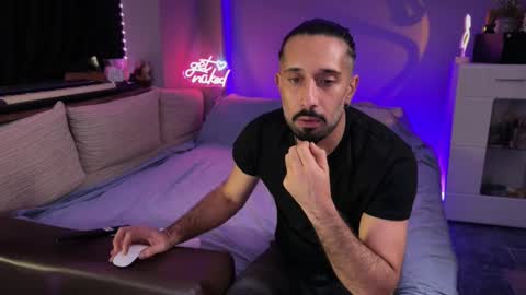 Secret Lovers online show from June 2026 06:21:02 PM