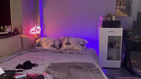 Secret Lovers online show from June 2026 10:25:01 PM