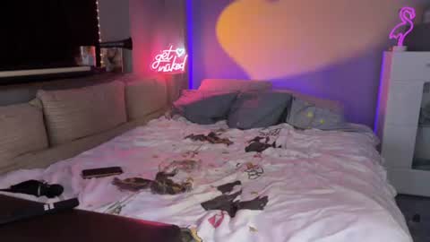 Secret Lovers online show from June 2026 07:01:02 PM
