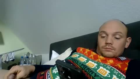 Snapshot of secretcplg chatting on December 2024 10:42:02 AM Simon online show from December 2024 10:42:02 AM