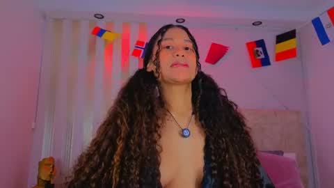 secretestrell online show from June 2026 03:02:01 AM
