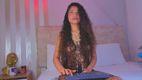 secretestrell online show from July 2026 04:22:02 AM