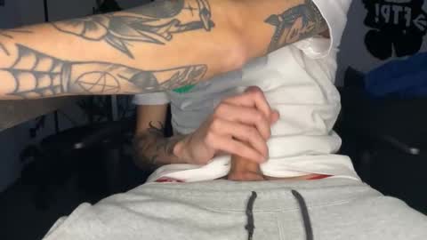 Snapshot of secretlust96 chatting on November 2025 10:30:01 PM secretlust96 online show from November 2025 10:30:01 PM