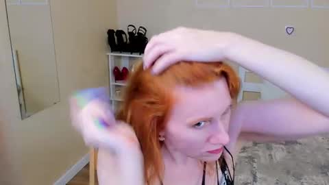 seductive_foxy_ online show from February 2026 09:11:02 PM