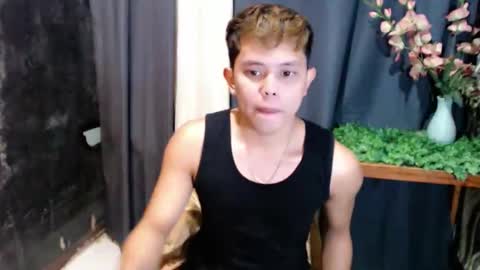 Snapshot of seductive_maxxx chatting on April 2026 09:29:01 AM Max online show from April 2026 09:29:01 AM