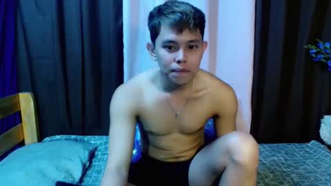 Snapshot of seductive_maxxx chatting on April 2026 06:58:01 PM Max online show from April 2026 06:58:01 PM