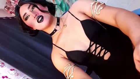 Snapshot of seductive_scarllete chatting on December 2025 01:00:01 AM SCARLETTE online show from December 2025 01:00:01 AM