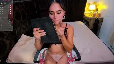 Snapshot of seductivechealsy chatting on November 2025 11:04:02 PM YOUR LOVES CHEALSY online show from November 2025 11:04:02 PM