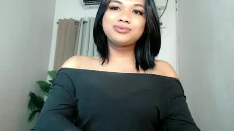 Snapshot of seductivedeluxe69 chatting on June 2026 06:52:01 AM Deluxe online show from June 2026 06:52:01 AM