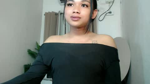 Snapshot of seductivedeluxe69 chatting on June 2026 06:53:02 PM Deluxe online show from June 2026 06:53:02 PM