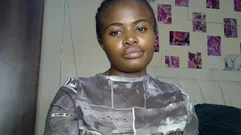 Snapshot of seductiveglow chatting on January 2026 06:06:01 AM seductive glow online show from January 2026 06:06:01 AM