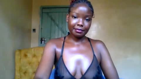 Snapshot of seductress18 chatting on October 2025 07:27:01 AM Seductress online show from October 2025 07:27:01 AM