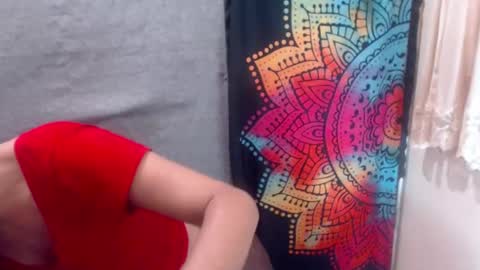 Julia Starlette online show from December 2025 04:11:01 PM