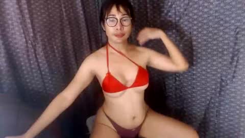 Julia Starlette online show from July 2026 04:05:02 PM