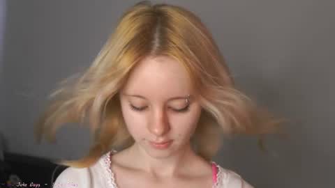 See Its honey bunny  im Lana online show from July 2026 01:21:02 PM