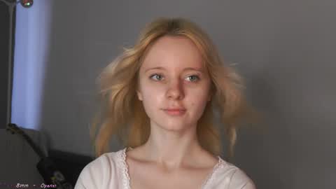 See Its honey bunny  im Lana online show from July 2026 02:13:01 PM