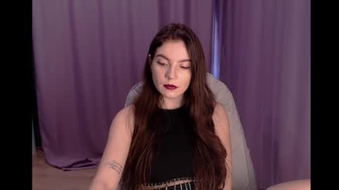 Emily online show from November 2025 07:02:02 AM