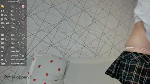 Akira Youri online show from November 2025 04:00:01 AM