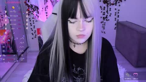 Selena  online show from November 2025 11:54:01 AM