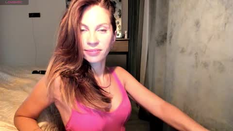 Selena online show from October 2025 04:27:01 PM