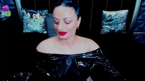 Snapshot of selena_vixen chatting on January 2025 11:03:01 AM Selene online show from January 2025 11:03:01 AM