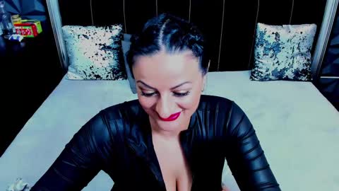 Snapshot of selena_vixen chatting on February 2025 09:36:02 AM Selene online show from February 2025 09:36:02 AM