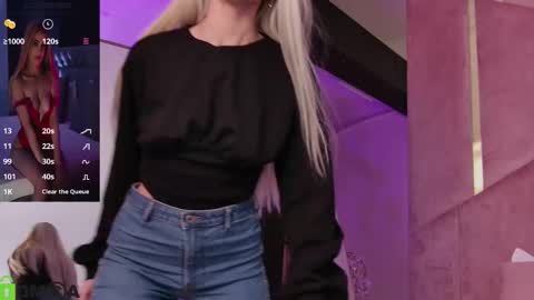 Selena online show from October 2025 03:39:02 AM