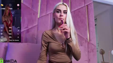 Selena online show from November 2025 05:06:01 AM