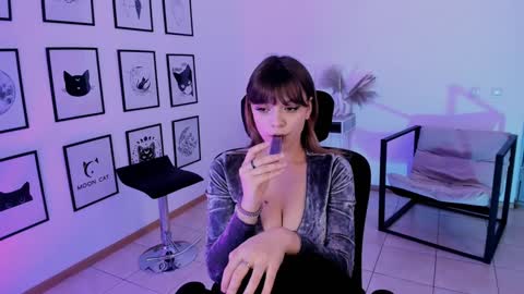 Selena ntmy online show from January 2025 05:15:02 PM