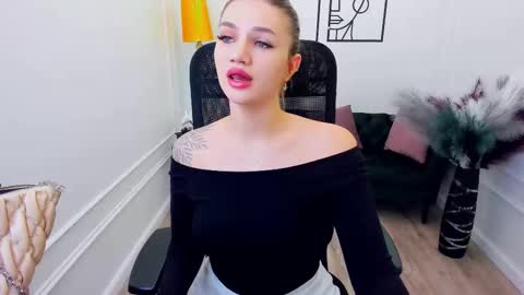 selenaemoore online show from January 2026 05:13:01 AM