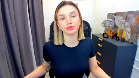 Snapshot of selenaemoore chatting on March 2026 03:45:02 AM selenaemoore online show from March 2026 03:45:02 AM