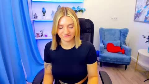 selenaemoore online show from May 2026 07:30:01 PM