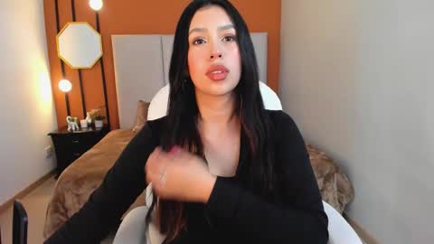 Snapshot of selene_e chatting on September 2025 08:55:02 PM Karol. online show from September 2025 08:55:02 PM