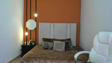 Snapshot of selene_e chatting on September 2025 08:20:01 PM Karol. online show from September 2025 08:20:01 PM