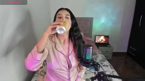 Snapshot of selene_e chatting on October 2025 09:13:01 PM Karol. online show from October 2025 09:13:01 PM