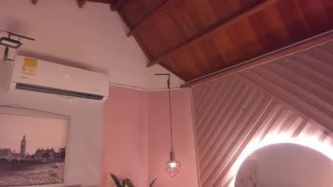 Selene online show from October 2025 03:40:02 AM